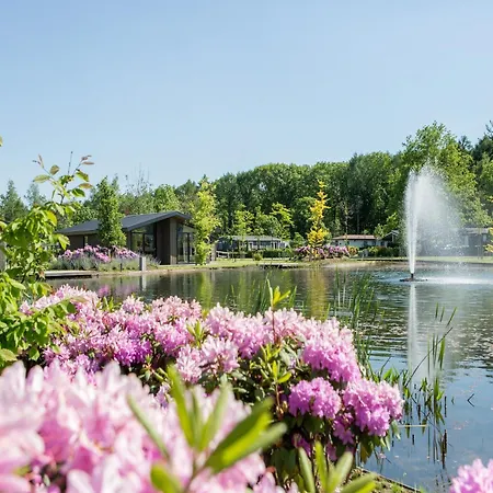 Шале In Netherlands By Scenic Pond Велдховен